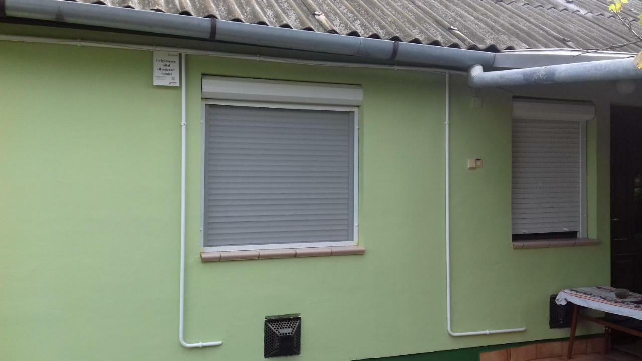 Andi Ueduelohaz Szolnok Exterior photo
